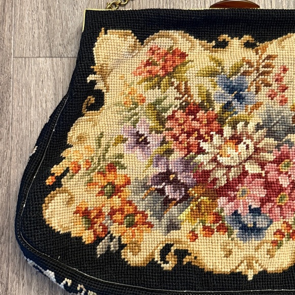 Vintage Jolles made in Austria needlepoint Floral Embroidered Women's Bag - Picture 4 of 12